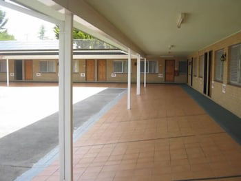 Settlers Motor Inn - Brisbane Tourism 0