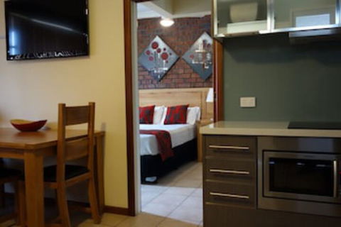 Glenelg Gateway Apartments - Brisbane Tourism 0