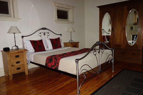Glenelg Gateway Apartments - Brisbane Tourism 6