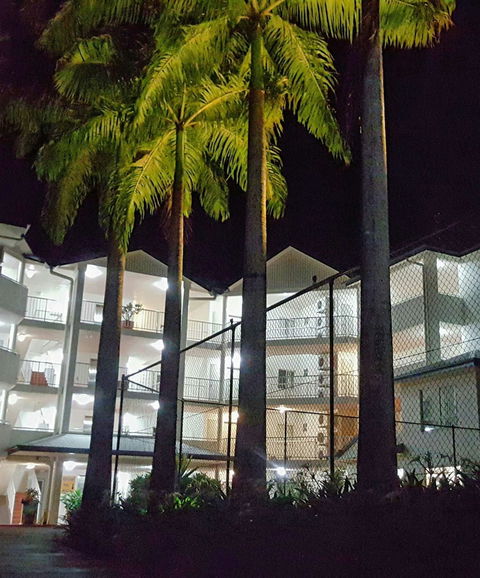 Golden Sands Beachfront Apartment Resort - Tourism Brisbane 0