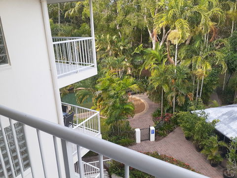 Golden Sands Beachfront Apartment Resort - Tourism Brisbane 1