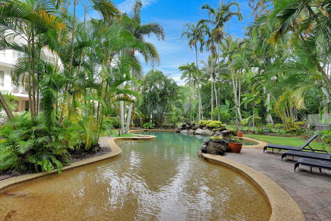 Golden Sands Beachfront Apartment Resort - Tourism Brisbane 2