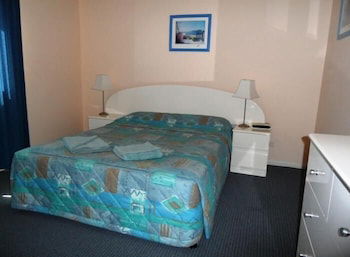 Sylvan Beach Resort - Tourism Brisbane 3