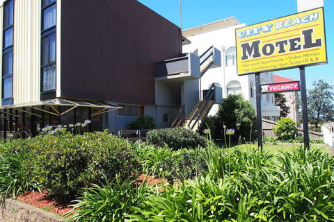 City Beach Motel - Tourism Brisbane 1