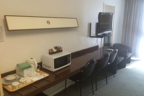 City Beach Motel - Tourism Brisbane 5