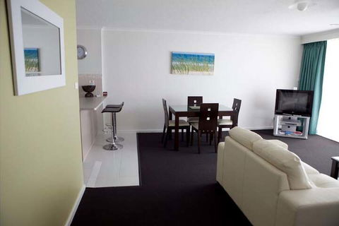 Port Pacific Resort - Tourism Brisbane 4