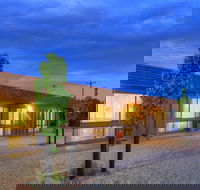 Motel Meneres - Brisbane 4u