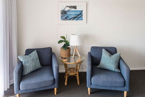 Mollymook Seascape Motel & Apartments - Brisbane Tourism 1