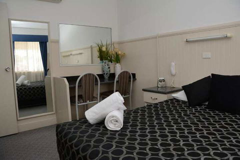 Ben Chifley Motor Inn - Tourism Brisbane 6