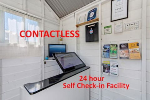 Sails Elegant Spacious Beach Villa - Tourism Brisbane 0