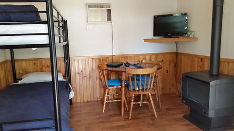 Awonga Cottages - Tourism Brisbane 3