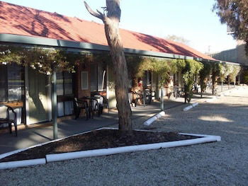 Jolly Swagman Motor Inn Holbrook - Tourism Brisbane 2