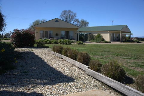 Milawa Muscat Retreat B&B - Brisbane Tourism 0