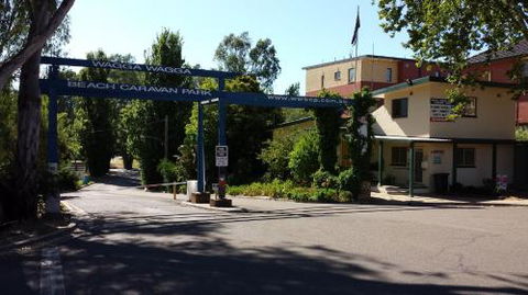 Wagga Wagga Beach Caravan Park - Brisbane 4u 6