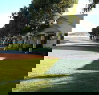 Pelican Shore Villas - Tourism Brisbane