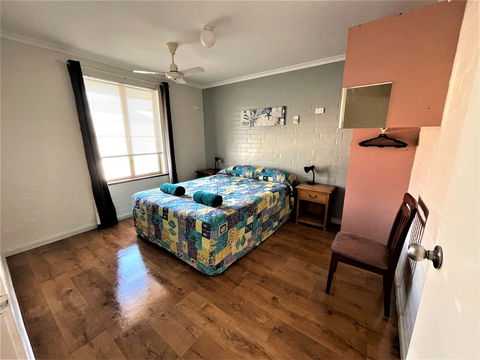 Shark Bay Seafront Apartments - Brisbane Tourism 5