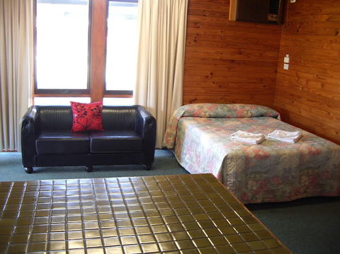 Aaroona Holiday Resort - Tourism Brisbane 0