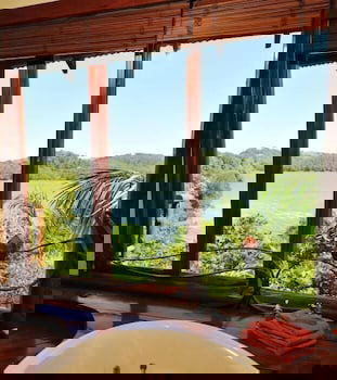 Secrets On The Lake - Tourism Brisbane 6