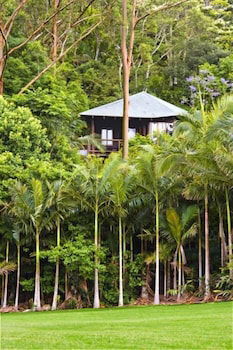 Secrets On The Lake - Tourism Brisbane 1