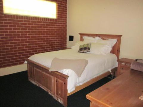 Holiday On Mostyn - Tourism Brisbane 1