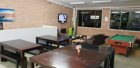 The Entrance Backpackers - Hostel - Brisbane Tourism 2