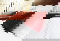 Short Squaw - Tourism Brisbane 0