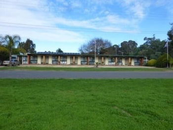 Golfers Retreat Motel - Tourism Brisbane 0