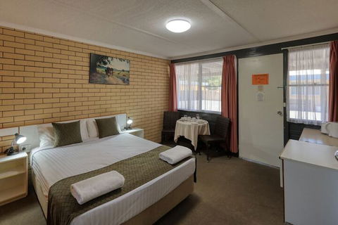 Binalong Motel - Tourism Brisbane 6