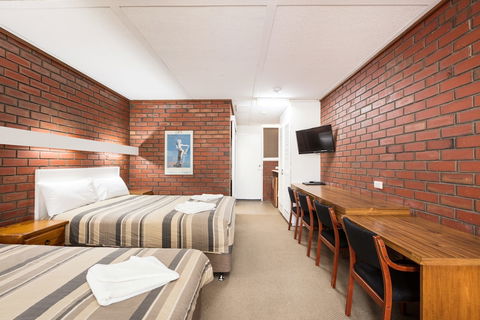 Mid City Plantation Motel - Brisbane Tourism 5