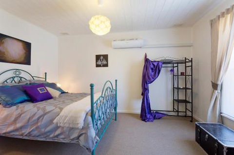 Templeton Cottage - Tourism Brisbane 1