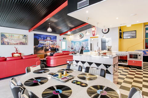 Barossa Old Garage Bed & Breakfast - Tourism Brisbane 3