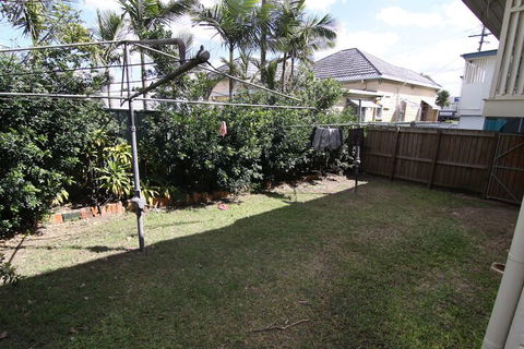 Some Rooms Backpacker - Tourism Brisbane 5