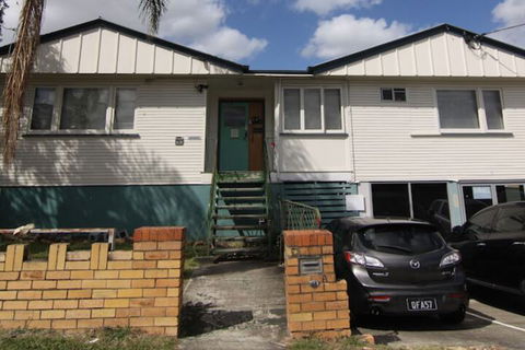 Some Rooms Backpacker - Tourism Brisbane 1