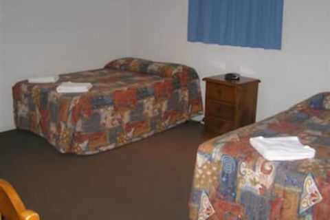 Jolly Collier Hotel Motel - Brisbane Tourism 3