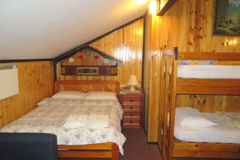 Karelia Alpine Lodge - Brisbane Tourism 2