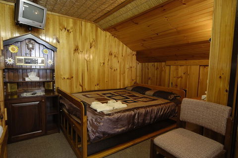 Karelia Alpine Lodge - Brisbane Tourism 5