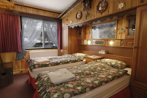 Karelia Alpine Lodge - Brisbane Tourism 1