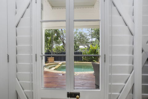 Port Douglas Cottage And Lodge - Tourism Brisbane 5