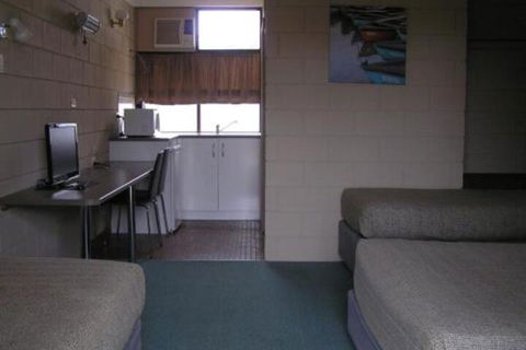 Dongara Old Mill Motel - Brisbane Tourism 7