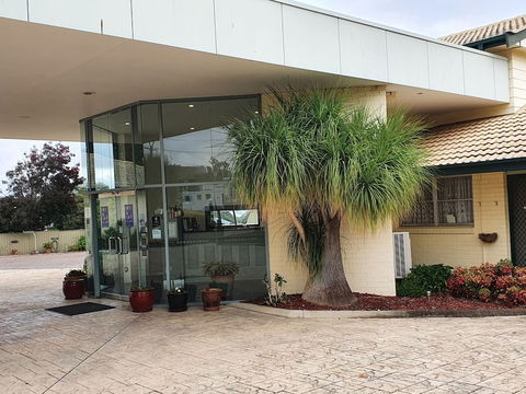 McNevin's Tamworth Motel - Tourism Brisbane 0