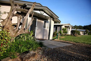 Yabbaloumba Retreat - Tourism Brisbane 3