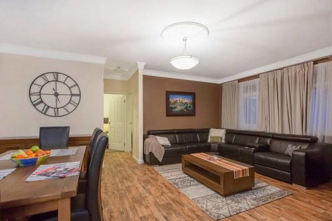 Hahndorf House B&B - Brisbane Tourism 7