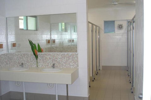 Absolute Backpackers Mission Beach - Tourism Brisbane 5