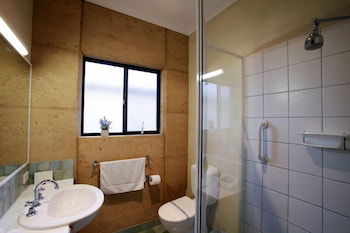 Whalers Cove Villas - Tourism Brisbane 0