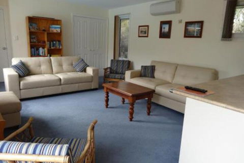 Bambra Reef Lodge - Tourism Brisbane 1