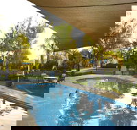 Winbi River Resort Holiday Rentals - Brisbane Tourism