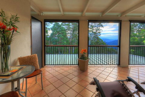 Mapleton Falls Accommodation - Tourism Brisbane 4