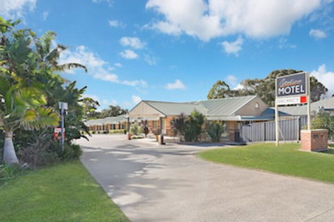 Catalina Motel Lake Macquarie - Brisbane Tourism 0