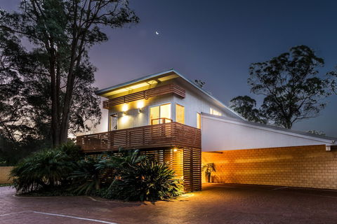 Inn The Tuarts Guest Lodge Busselton - Tourism Brisbane 0