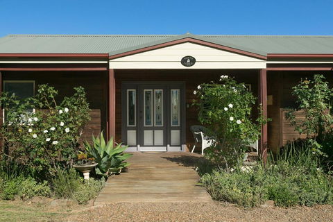 North Lodge Cottages - Tourism Brisbane 2